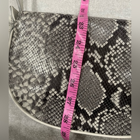 Banana Republic Snakeskin Embossed Split Cow Leather Crossbody Bag NWOT - Picture 15 of 15